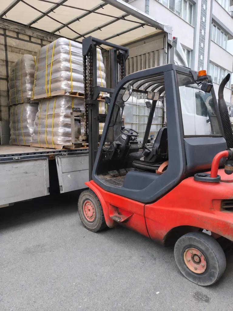 Ataşehir kamyondan yük boşaltma forklift hizmeti - Yunus Forklift